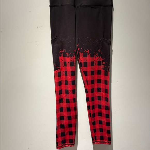 Stylish Black and Red Checkered Leggings - Picture 1 of 7